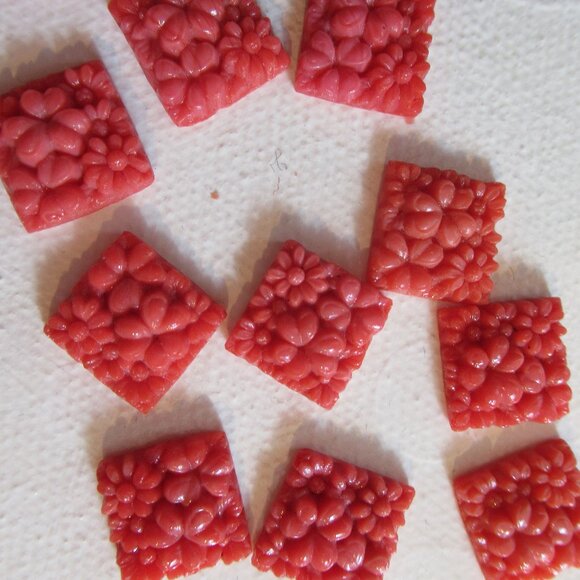 12 Vintage Japanese Floral Celluloid Cabochons, Coral, Jewellery, Crafts - Picture 3 of 6